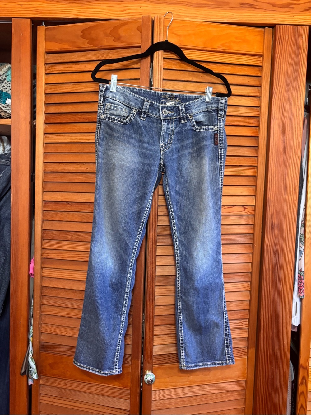 Silver Jeans Women's Bootcut Jeans in Faded Blue Wash